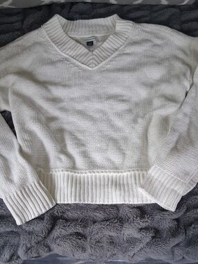 Womens American Eagle Outfitters Cream V-Neck Sweater
